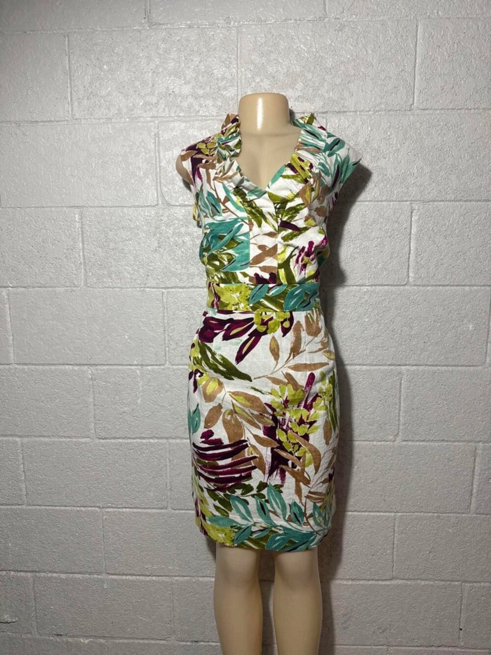 Madison Leigh Womenโs Floral Linen Blend Dress Size 18W Ruffle Neck Tropical Pri